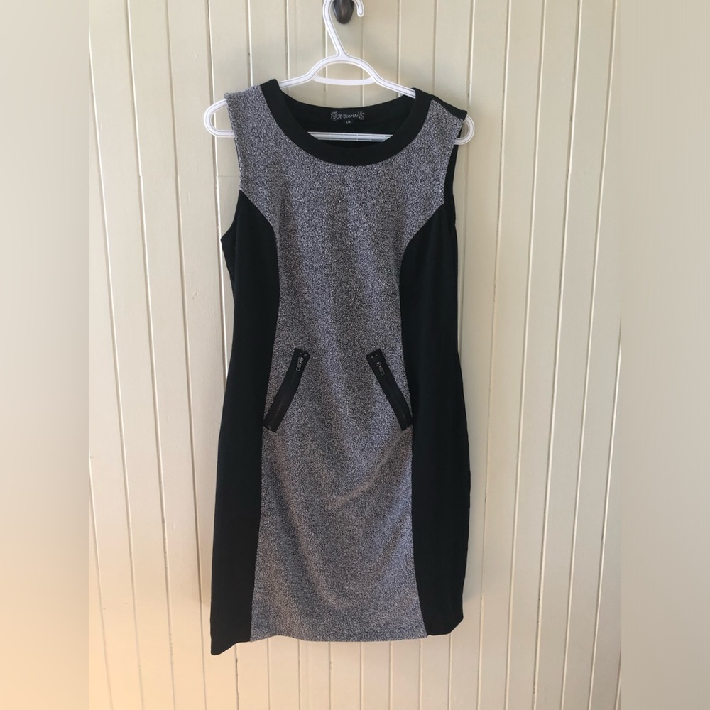 Gray and Black Sleeveless Dress - L